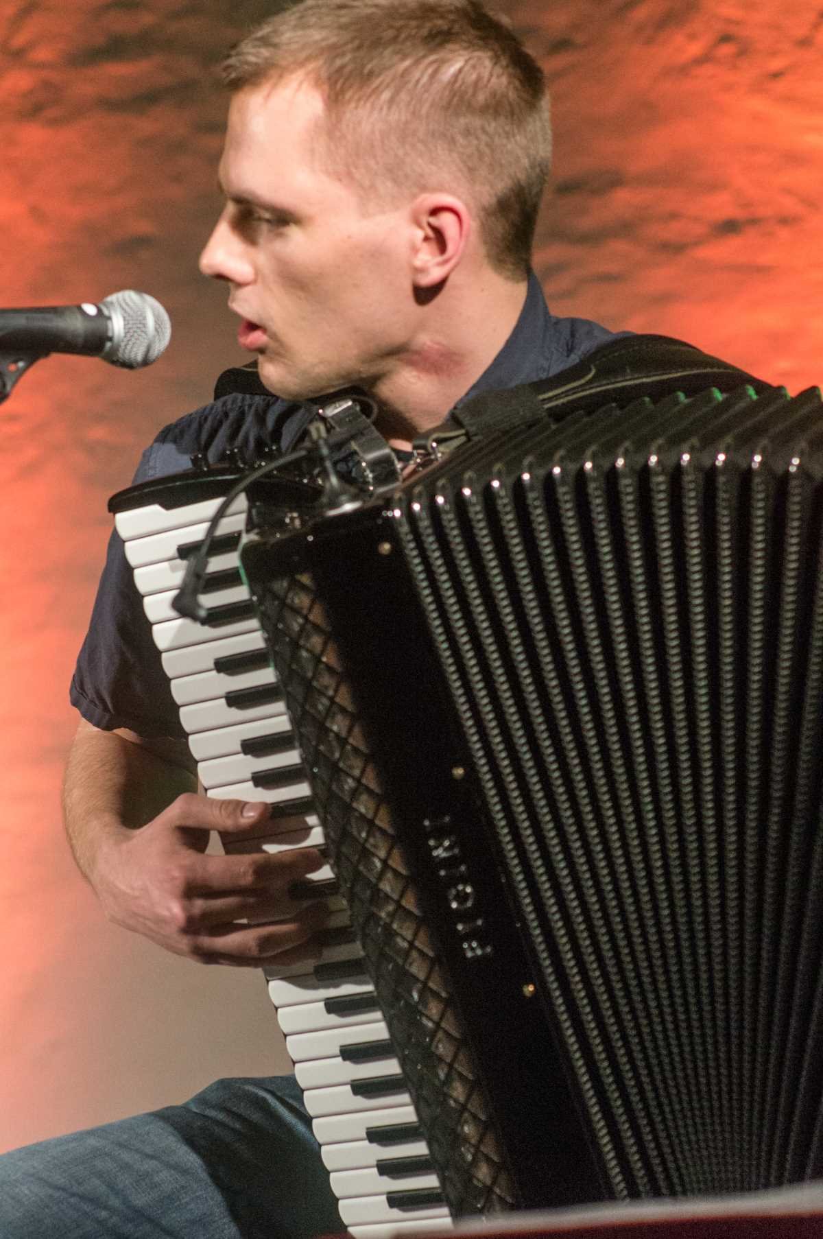 Felix Kroll beim Folk-Baltica Konzert am 18.4. in Rendsburg